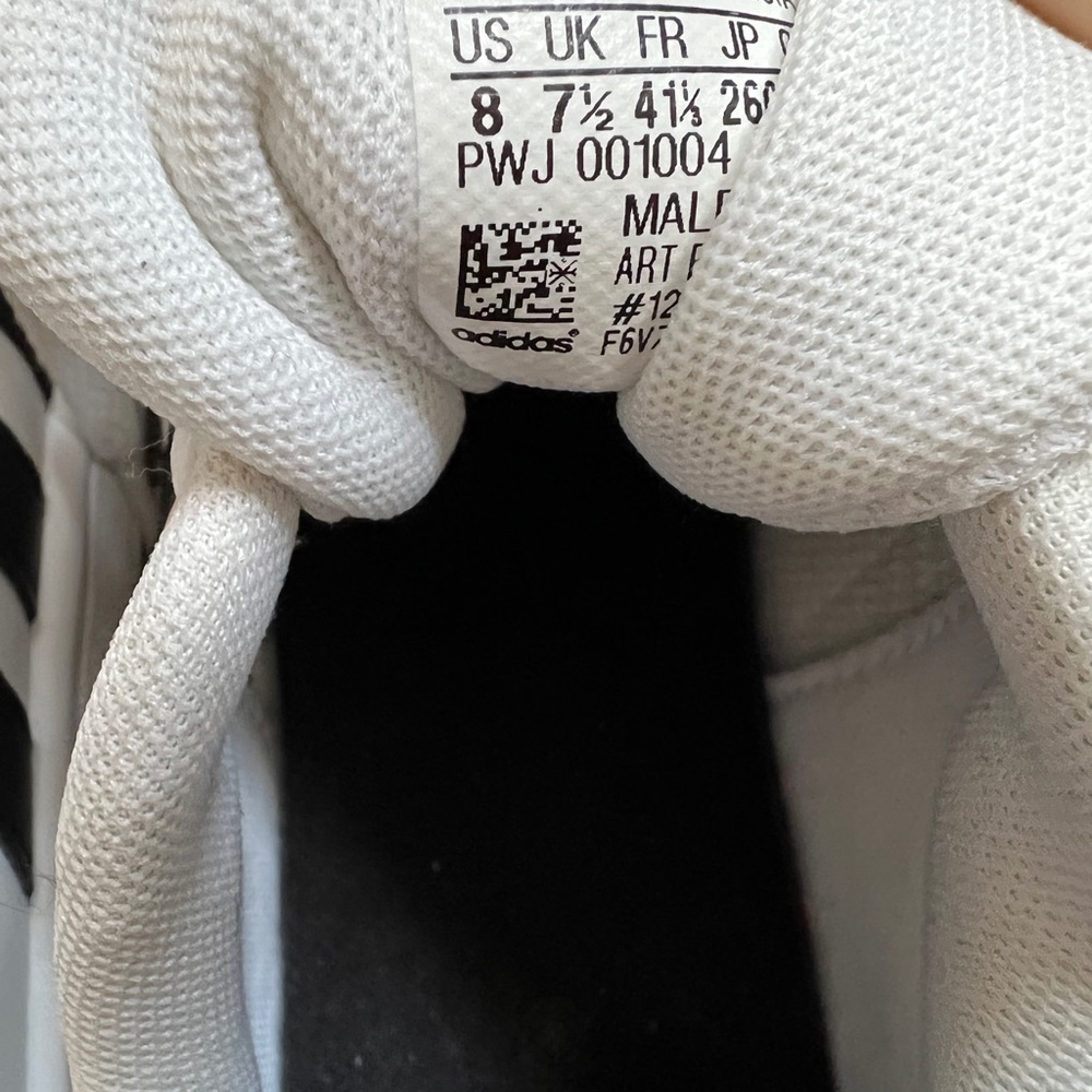 Mens Addidas Sneakers.